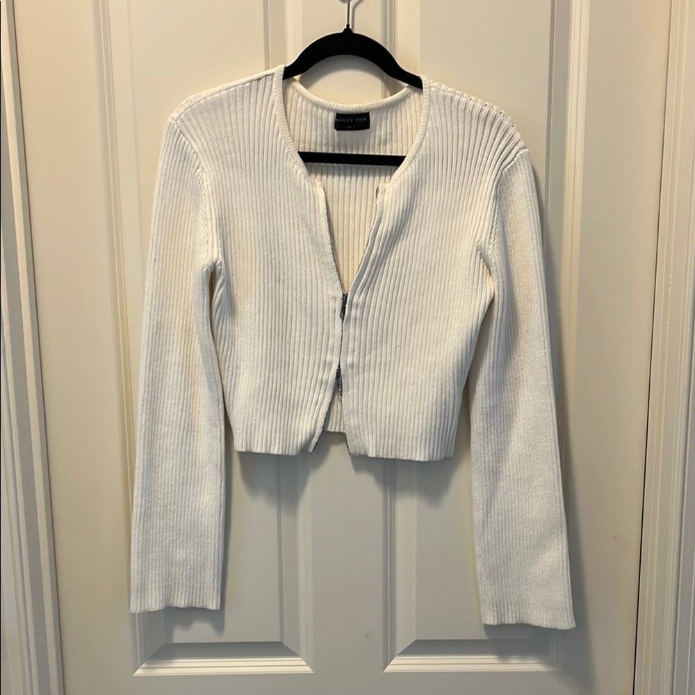 White Fox Cropped Cardigan Sweater with V-Neck